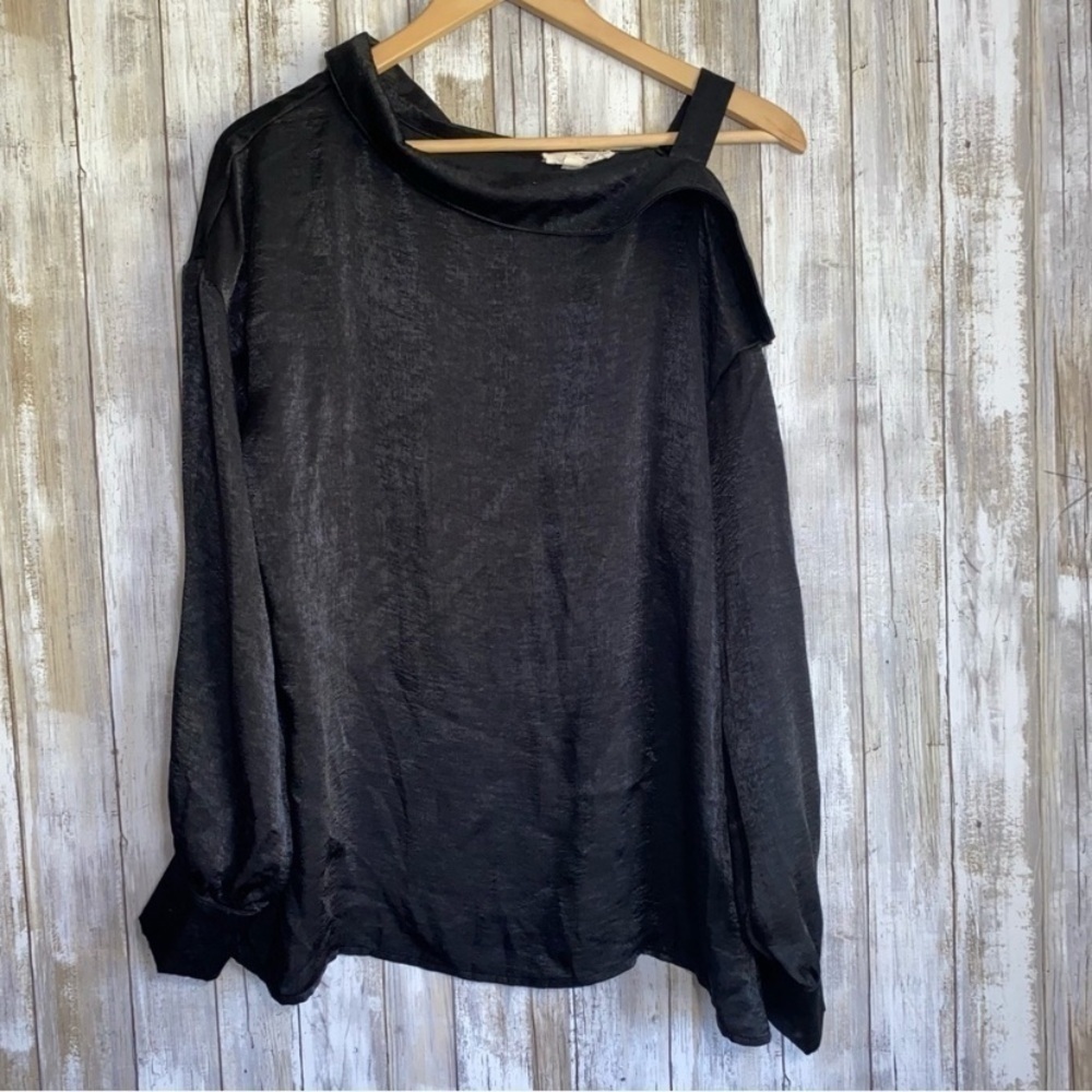 Entro Black Strap Open Shoulder Blouse - Picture 1 of 6
